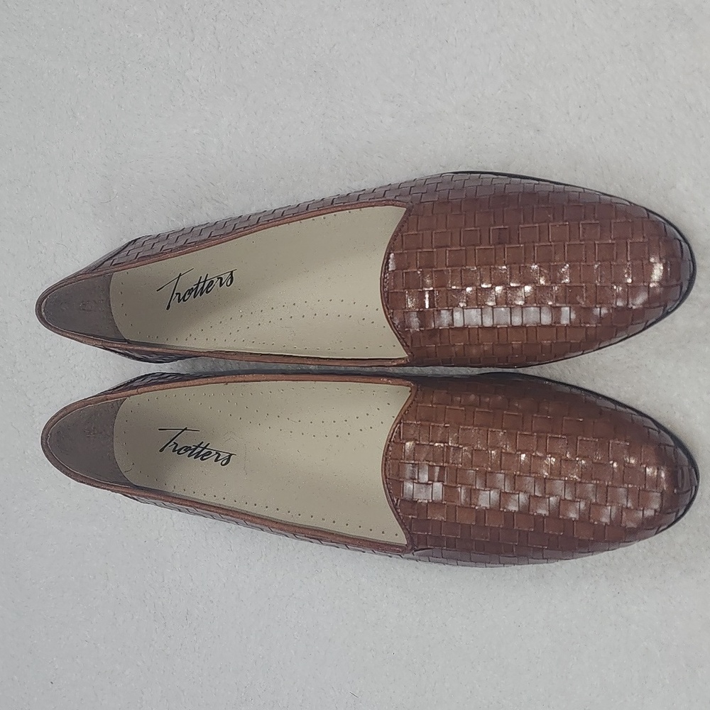 Trotters Liz Brown Calfskin Slip On Loafer Size 10 Slim / Narrow